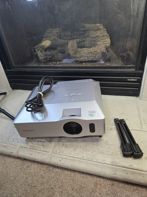 Hitachi CP-X308 3LCD Projector 2600 ANSI Lumens READ