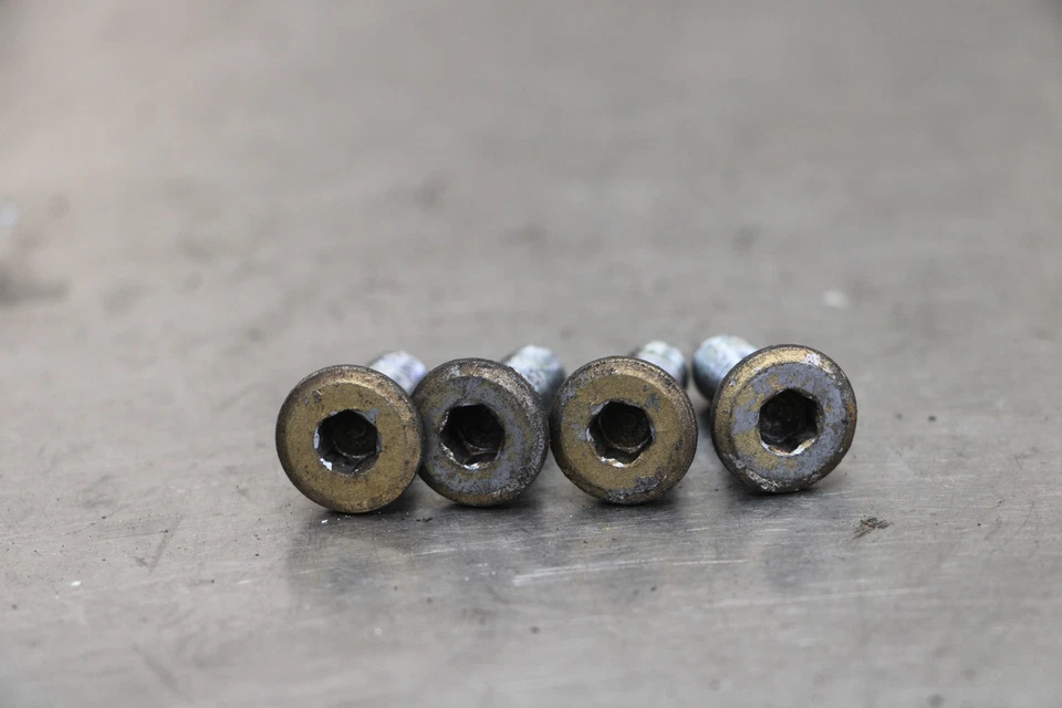 05-06 HONDA CBR600RR 600RR REAR BACK BRAKE ROTOR BOLTS DISC HARDWARE SCREW KIT Foto 3 de 4