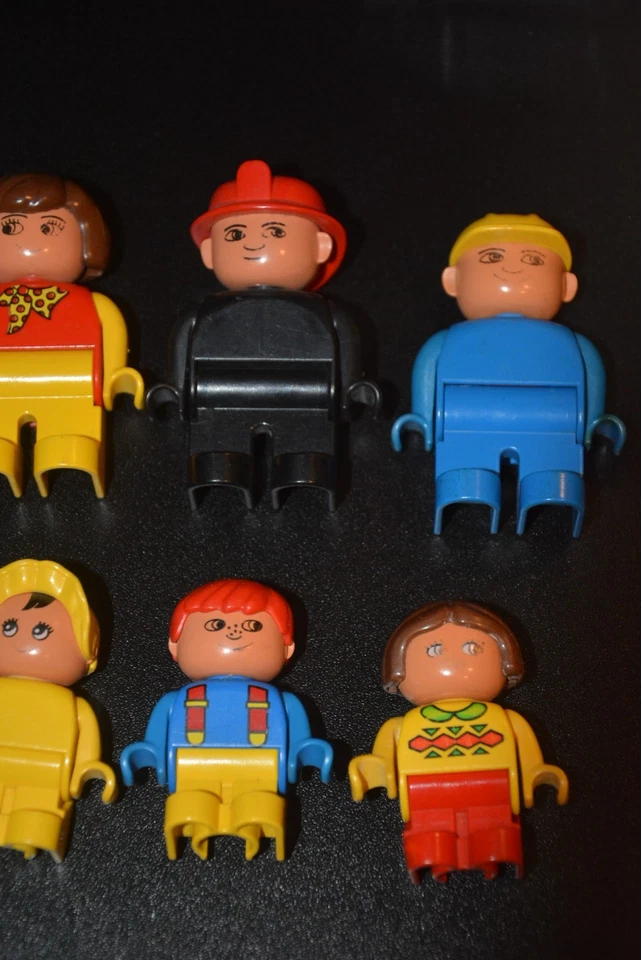 LEGO® DUPLO - 10 Figuren - Mann Frau Kind - alt - Puppenhaus - 2. Wahl - Bild 3 von 3