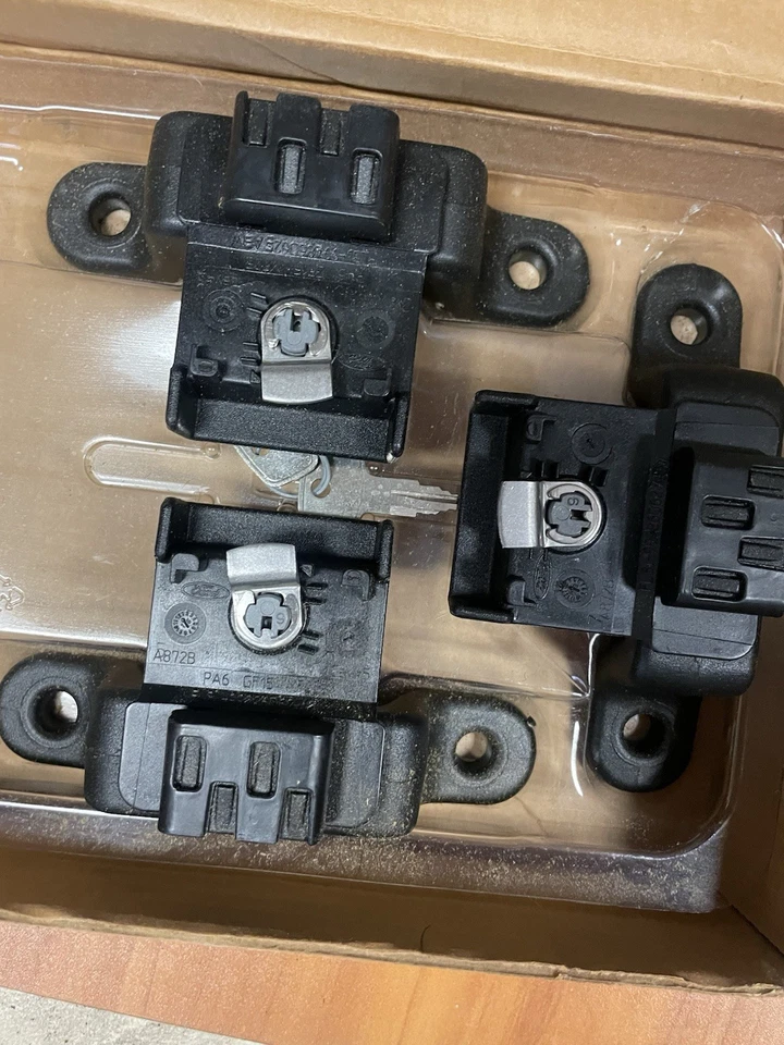 Ford F150 2015-2020 platón Boxlink tacos de amarre OEM 2 llaves "solo 3" Foto 2 de 4