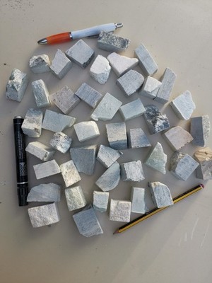 Speckstein von 40 bis 80g, insg. 2 kg gesägt, bunte Mischung für viele Anlässe