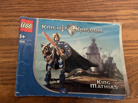 LEGO Castle 8809 King Mathias 100% Complete W/Box, Instructions and cape
