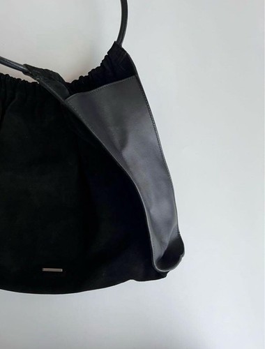 Bolso de Hombro Gucci Tom Ford Gamuza Cuero Negro Mediano Hobo De Colección Usado - Imagen 4 de 6