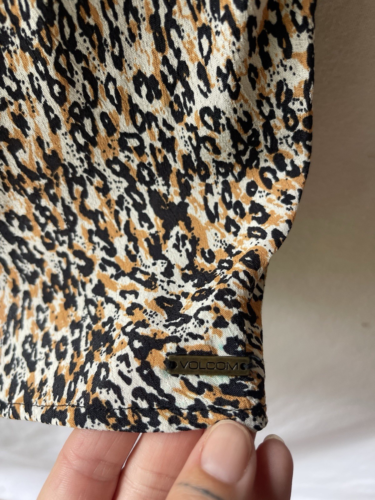 Volcom I’m a Leo Midi Skirt Size 6 image 7