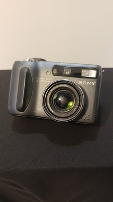 Sony Cyber-shot DSC-S85 4.0MP Digital Camera *See Description*