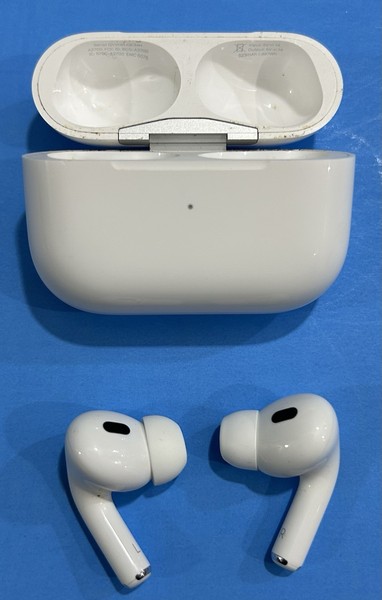 Apple AirPods Pro 2da Generación Audífonos Inalámbricos Bluetooth con Cargador Lightning 2