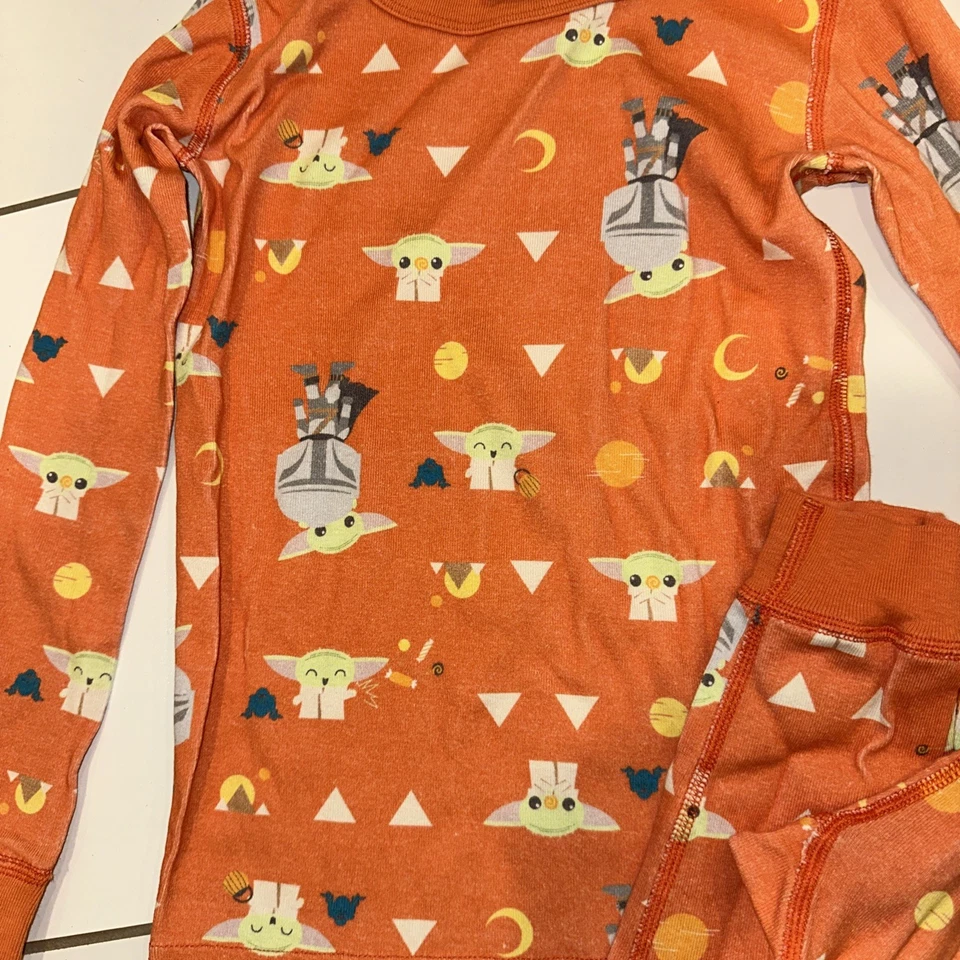 PIJAMA HANNA DIFFERENTSON EL NIÑO BEBÉ YODA HALLOWEEN STAR WARS 120(6-7) Foto 2 de 3