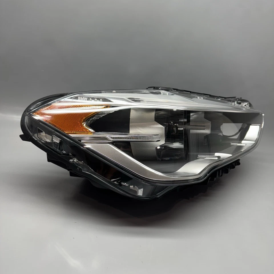 BMW X1 HEADLIGHT RIGHT PASSENGER 2016 2017 2018 2019 LED OEM 63117193712 - Imagem 2 de 4