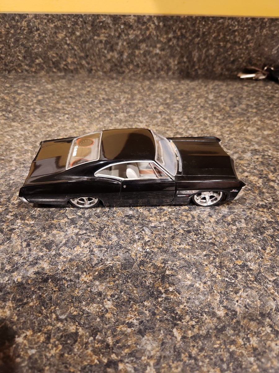 ミニカー DUB CITY 1987 CHEVY IMPALA SS 1/24 ミニカー DUB CITY 1987 CHEVY IMPALA SS 1/24 ミニカー DUB