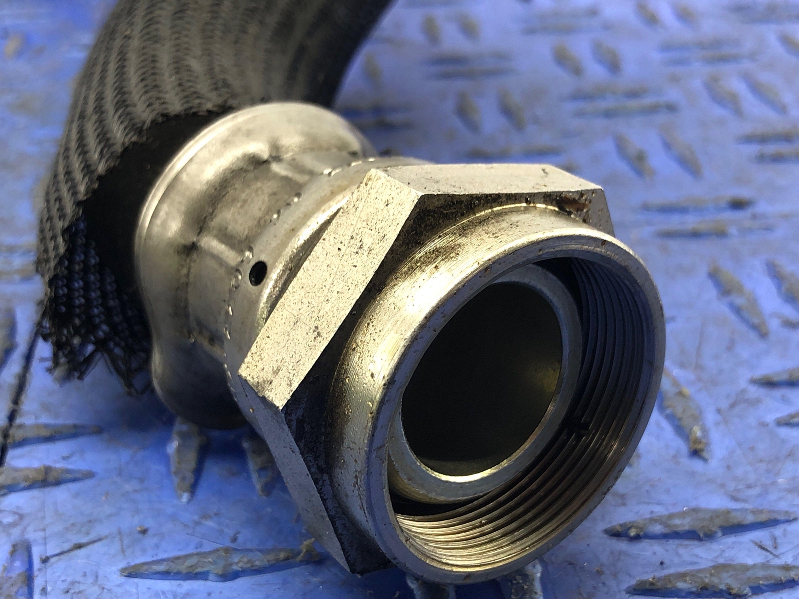 2006-2018 ASTON MARTIN VANTAGE V8 ENGINE OIL COOLER INLET HOSE PIPE 6G33-6B747