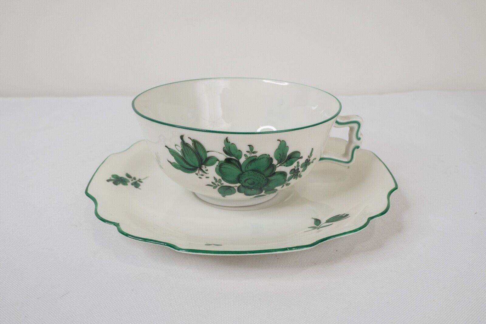 Image 1 - Augarten-Wien-Vienna-Maria-Theresia-Tea-Cup-amp-Saucer-Green-Trim-5098