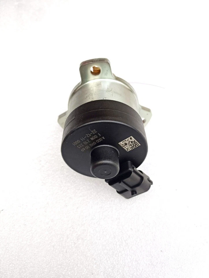 Bosch Fuel Meter Quantity Control Valve For DD13 DD15 A0000900069 , F00N210223 - Image 2 of 4