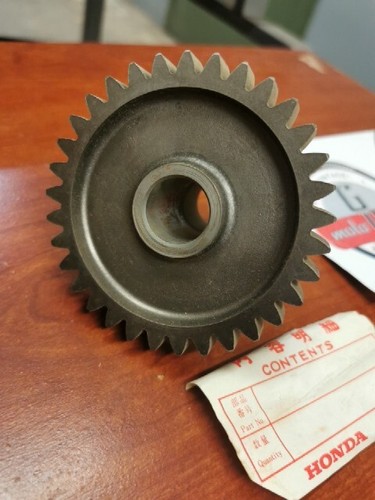 NOS Honda GL1000 K0 K1 K2 K3 LTD FINAL DRIVEN GEAR 33T 23511-371-000 H84 - Picture 2 of 4