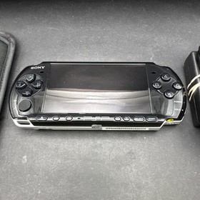 Sony PSP 3000 Piano Black - GOOD CONDITION + Official 4GB Card + Charger E2