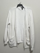 Forever 21 White Cardigan With Pockets. Womens Small with long sleeves