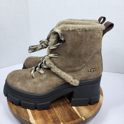UGG Women's Classic Brellah Mini Lug Sole Platform Lace-Up Winter Boot US 8.5
