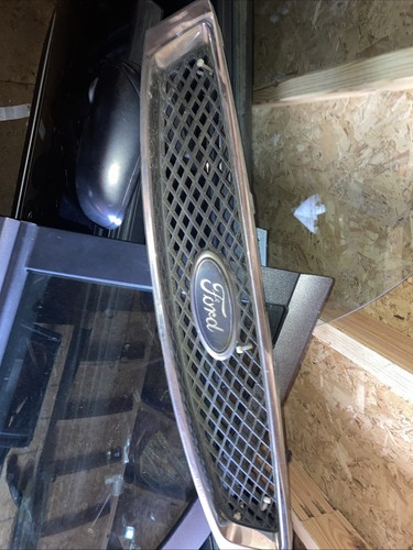 2005 Ford focus front grill