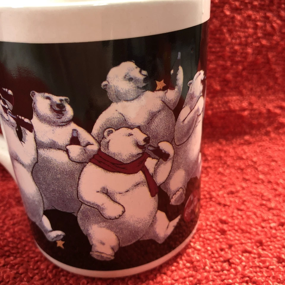 Taza de café de Navidad de porcelana vintage 1996 Group Polar Bears Coca Cola Gibson Foto 3 de 4