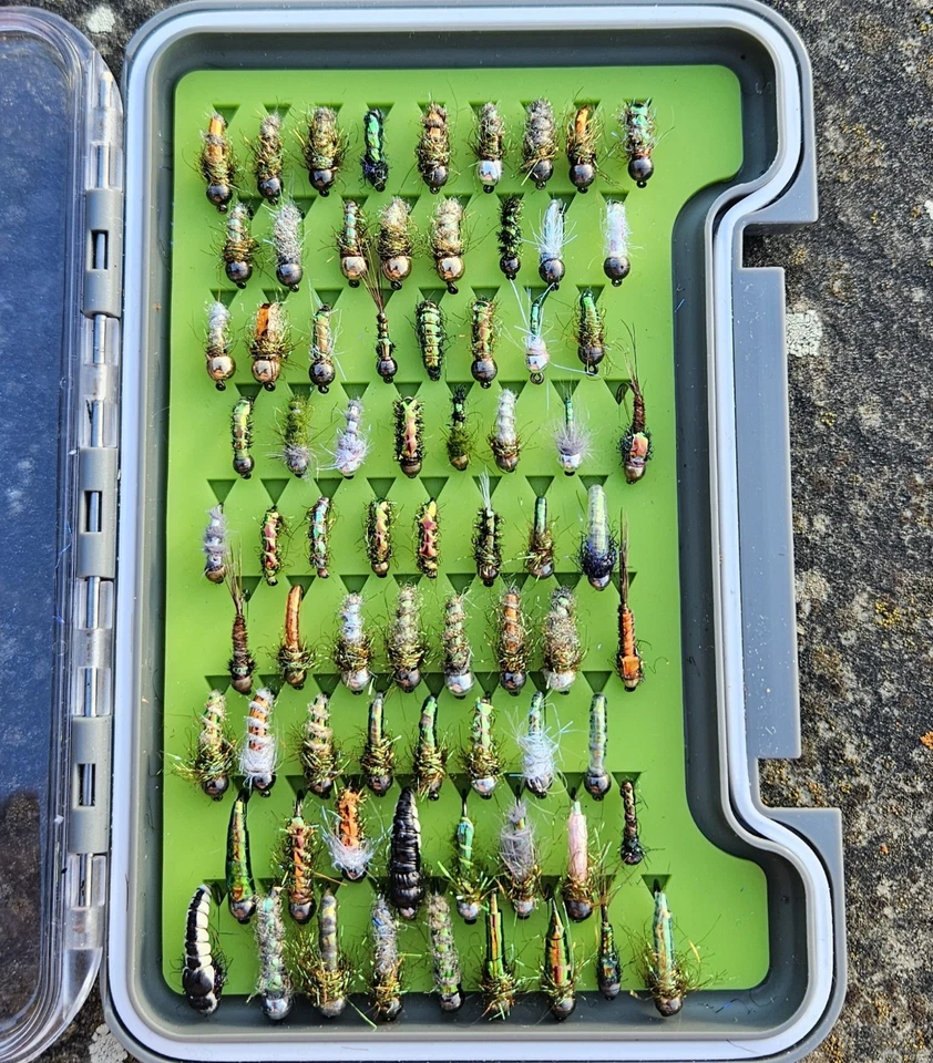 Einzigartige handgebundene Nymphen - Bild 4 von 4