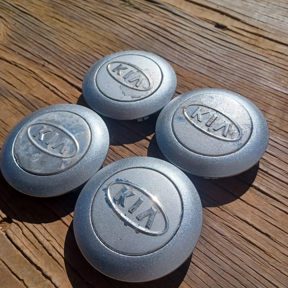 Juego de 4 tapas centrales Kia Sedona Sorento, 2006-2012 p/n 52960 4D100, repintadas Foto 2 de 3