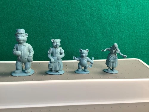 Vintage 1950's Marx Fairy Tale Goldilocks & The Three Bears Plastic Figures (4)