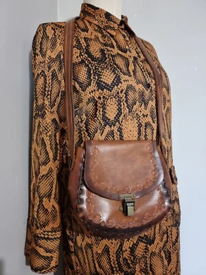 SAC VINTAGE ARTISANAL CUIR VERITABLE BERBERE BAG ARTISANAT TASCHE SURPIQUE - Photo 1/4