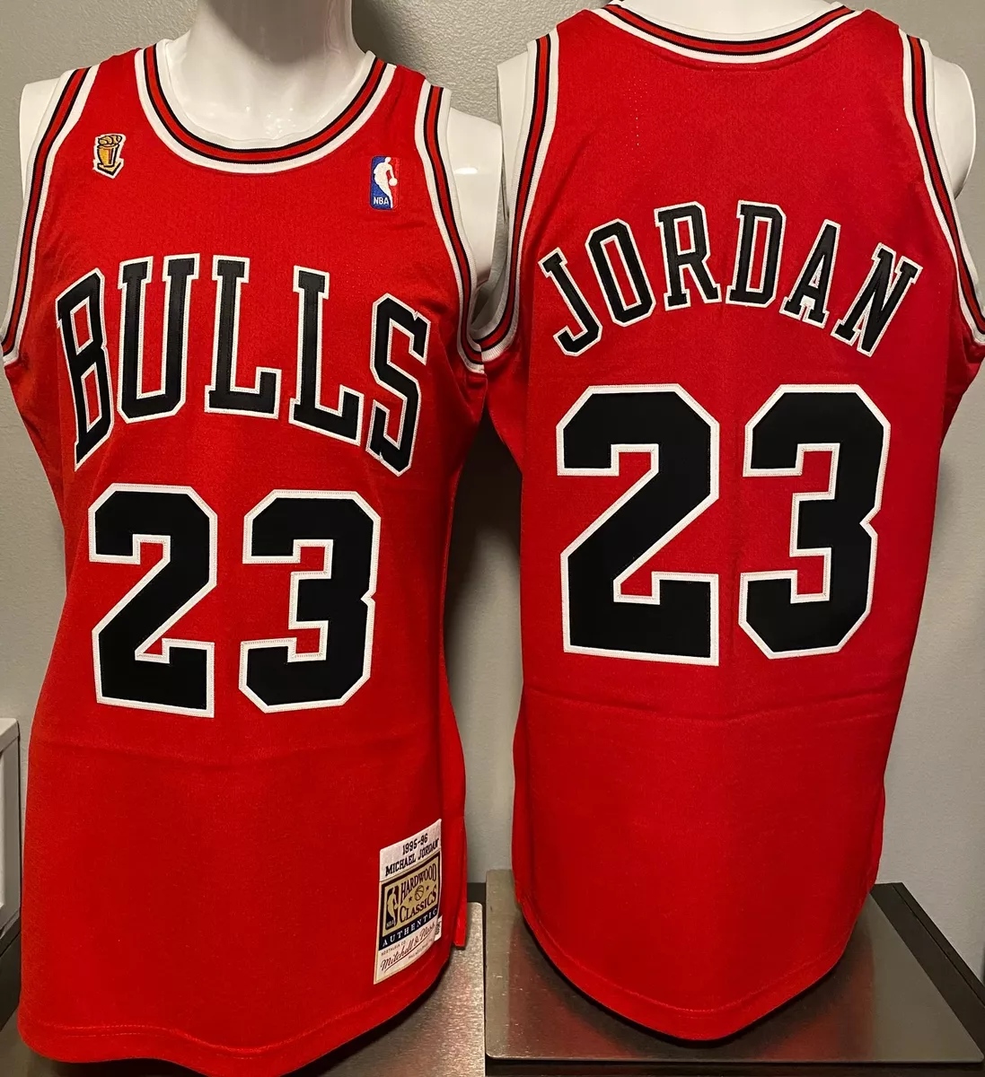 Mitchell & Ness Authentic Michael Jordan Chicago Bulls NBA 1995-96 Jersey Black / S