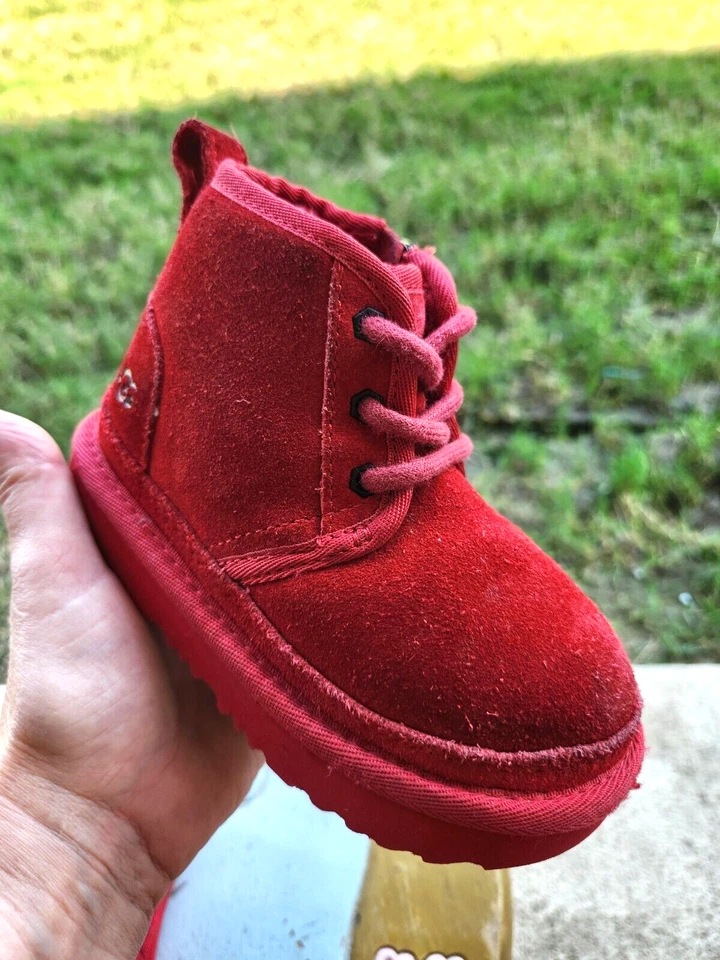 Ugg Neumel II "ROJO" niño pequeño 8C Foto 4 de 4