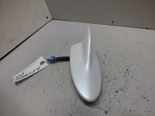 13 14 15 2013 2014 2015 LEXUS ES300H SHARK FIN ROOF ANTENNA 86760-33090 #533 - Picture 3 of 8