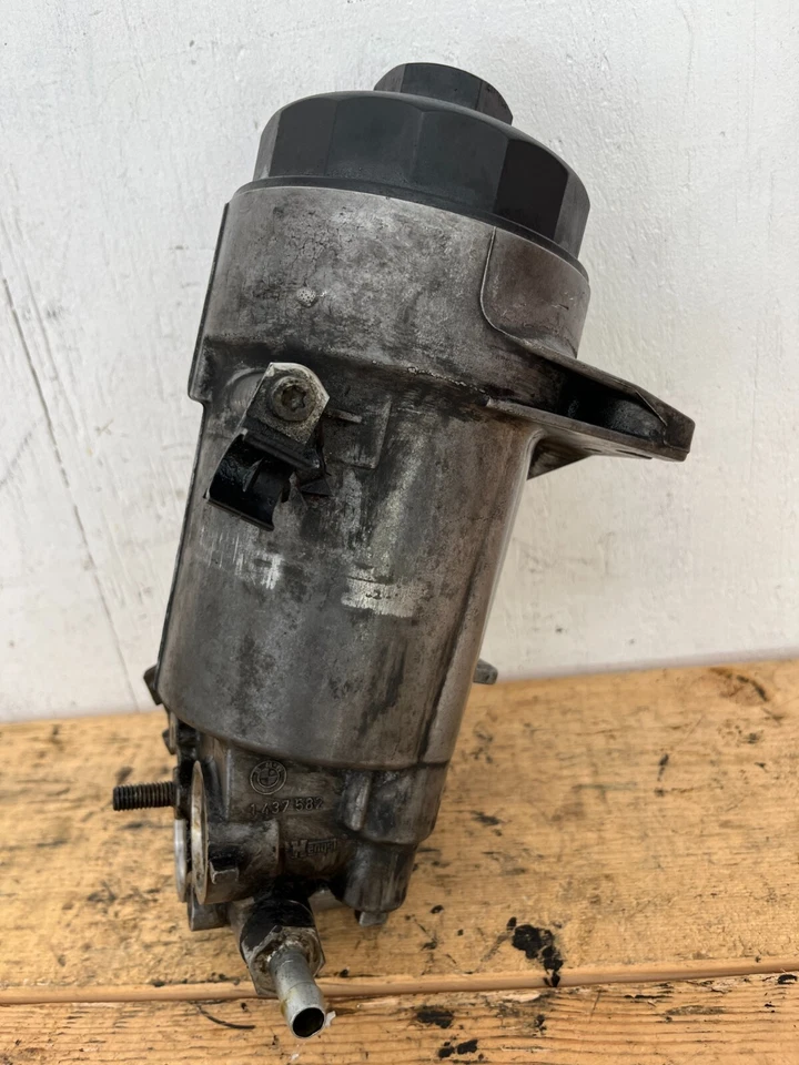 95-01 BMW E38 E39 540i 740i 740iL M62 V8 CARCASA FILTRO ACEITE MOTOR 1437582 OEM Foto 3 de 4