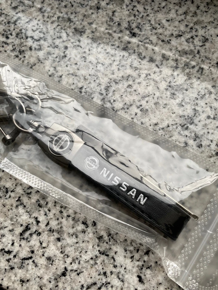 Nissan Schlüsselanhänger aus Leder – Schwarz, Neu, perfektes Geschen - Bild 4 von 4