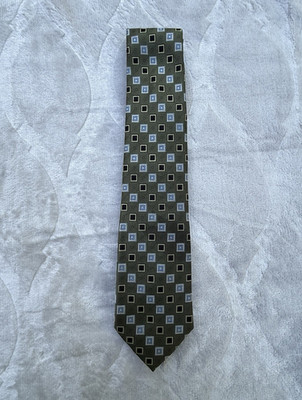 Class Club Men's Pointed Geometric Tie Green Black Blue White Classic Width
