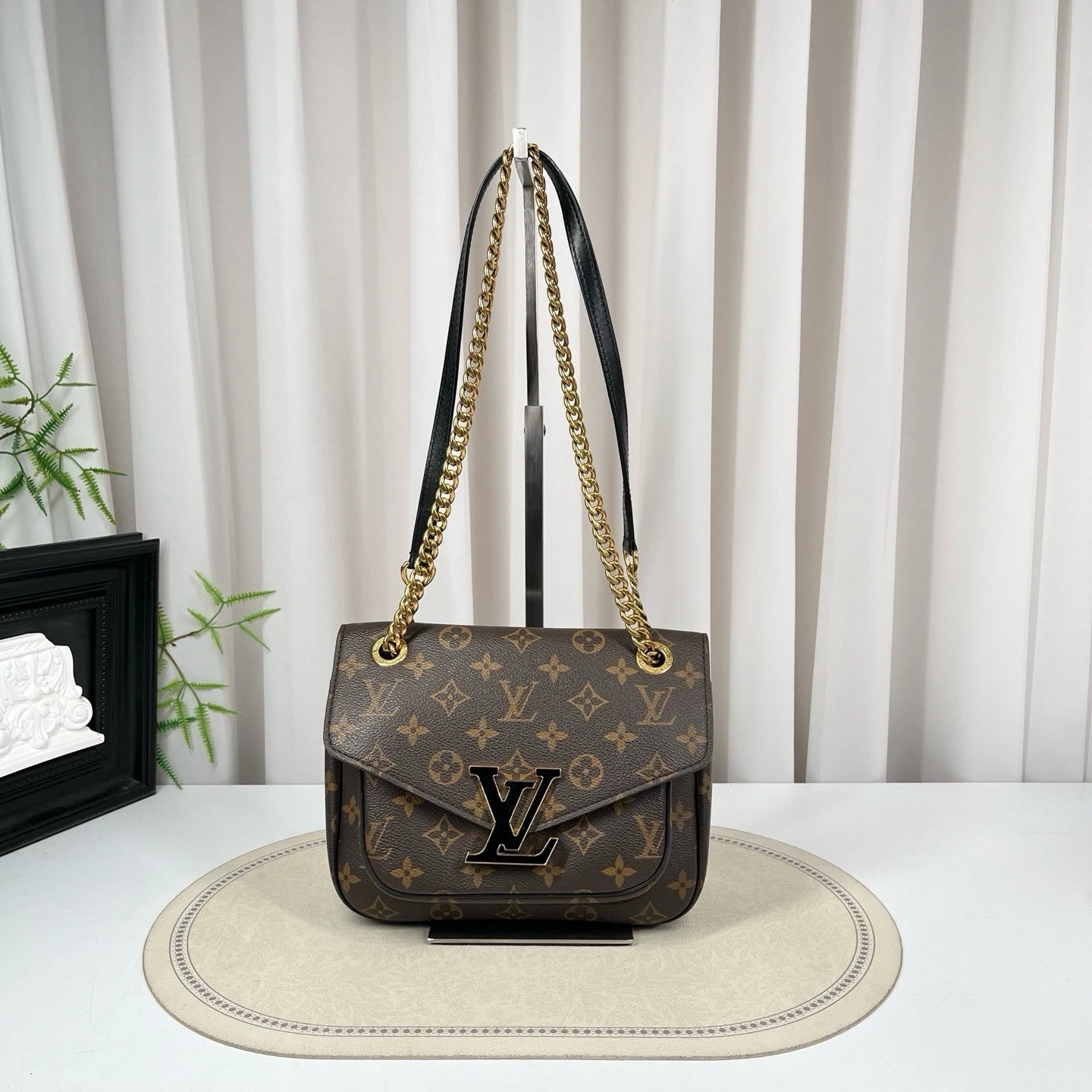 Vuitton — Authentic Pre-owned LV Passy Chain Shoulder Bag 22cm