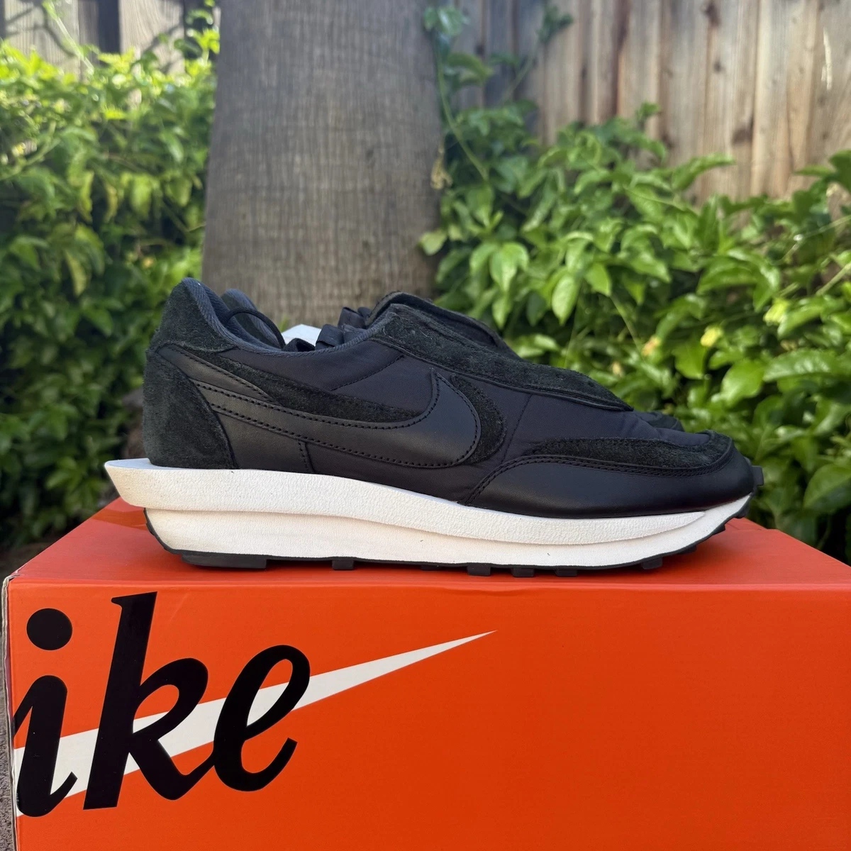 Preços baixos em Nike sacai x LDWaffle Black Nylon | eBay