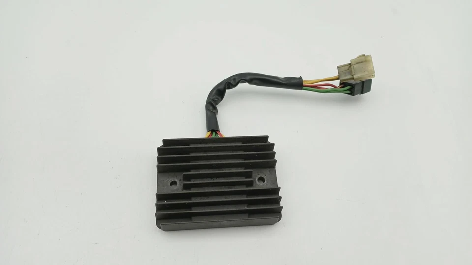 Régulateur MOTO GUZZI 1100 V11 LE MANS 2003 à 2004 - Photo 2/4