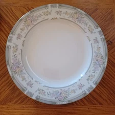 Vintage 1993 Excel Fine China 223 Southampton Dinner Plate  10.5" 