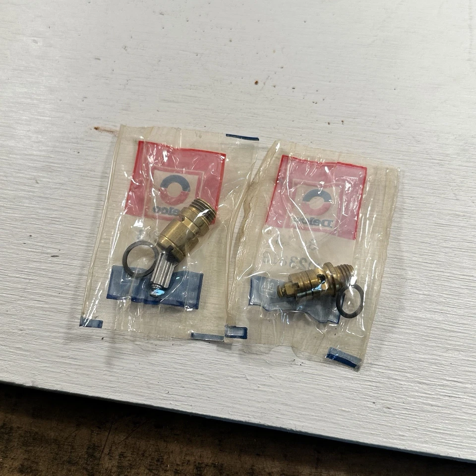 Lot Of 8 New Mixed OEM GM PONTIAC BUICK OLDS Rochester Carb Needle Seat 30-140 - Image 3 of 4
