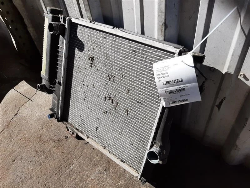 Radiator Fits 91-99 BMW 318i Z3 1.9L 17111469176  - Image 4 of 4