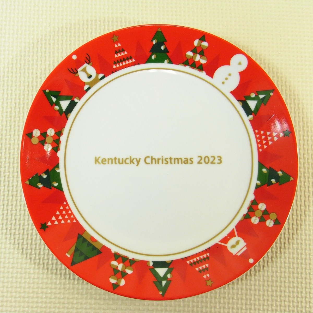 NEW KFC Kentucky Fried Chicken Christmas Plate 2023 Japan