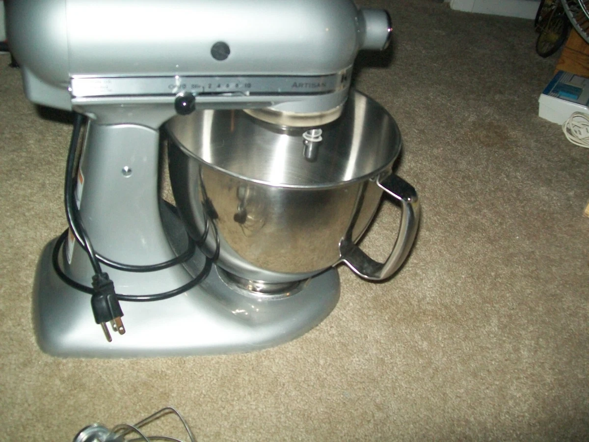 KITCHENAID Artisan 5 Qt Stand Mixer with ALL Attachments and Booklet EUC