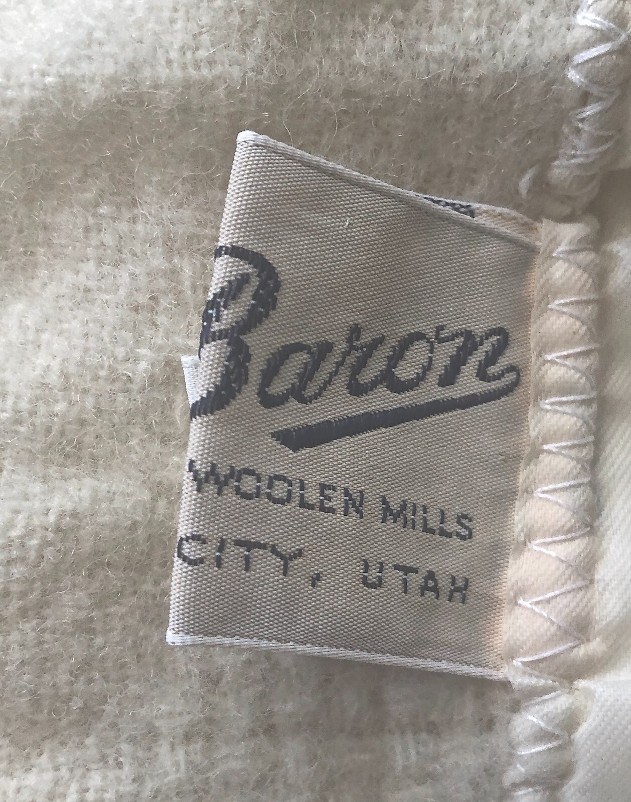 VINTAGE BARON BRIGHAM WOOLEN MILLS WAFFLE WOOL BLANKET BUTTERCREAM 60"x