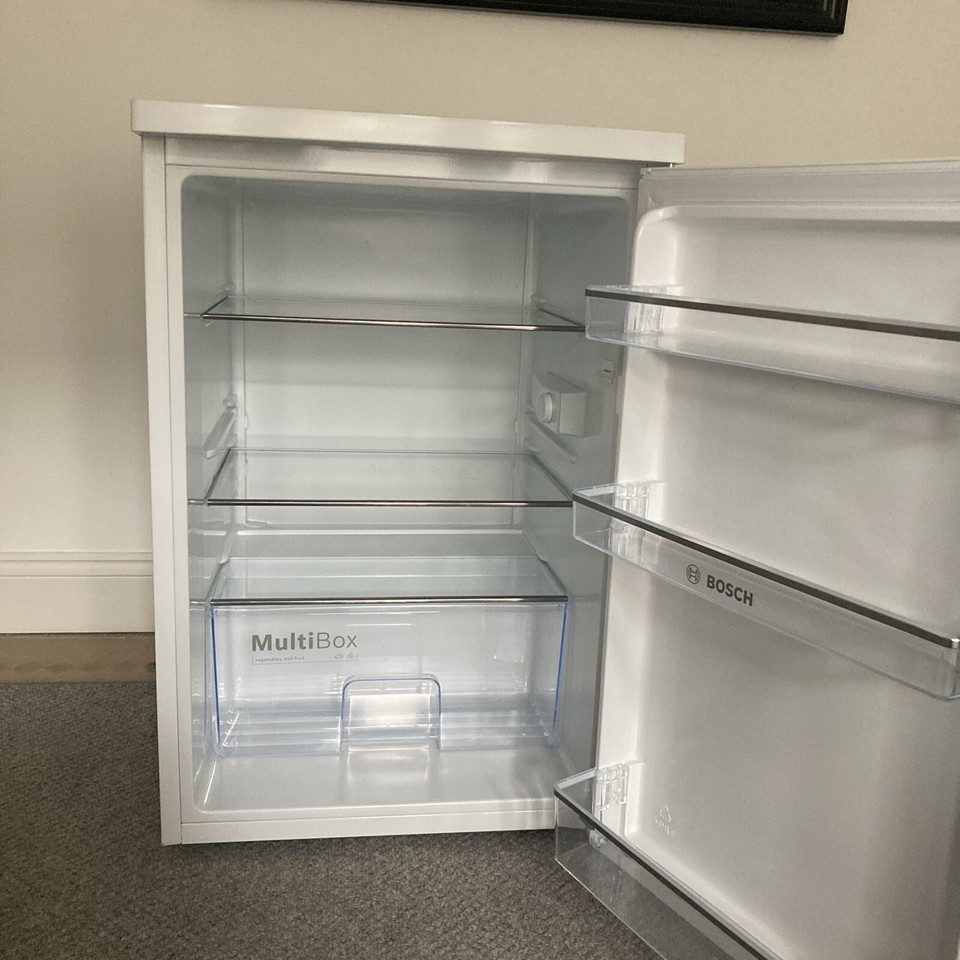 Bosch Fridge KTR15NWECG Graded White Freestanding Under Counter (B