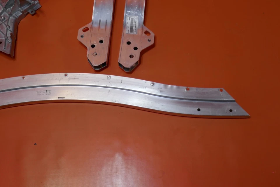 Barra de amarre superior soporte MERCEDES BENZ GLC300 2015 2016 2017 GLC43 A2536210300 OEM Foto 4 de 4