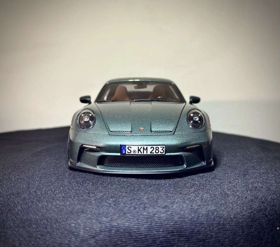 Porsche 911 992 GT3 Touring 1:18 Tuning 20” inch + Decal PORSCHE Silver  - Immagine 2 di 4