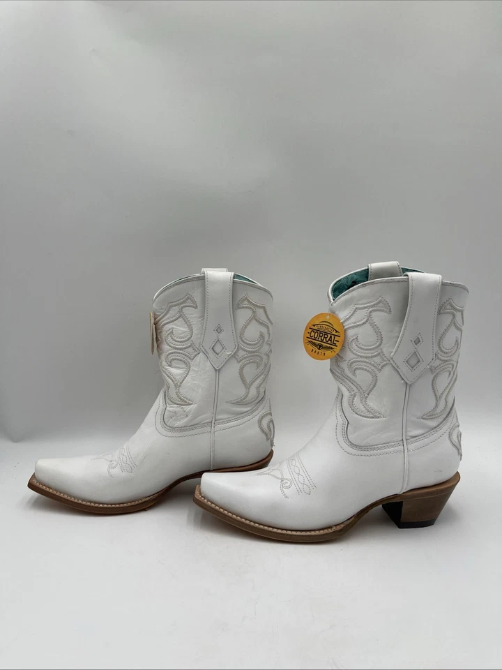 Corral White Embroidery Leather Snip Toe Pull On Western Booties Women 6.5M - Image 3 of 4