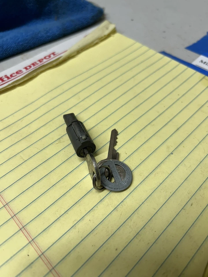 Lincoln 1950 1951 nuevo cilindro de bloqueo de maletero con llaves con logotipo Foto 3 de 4