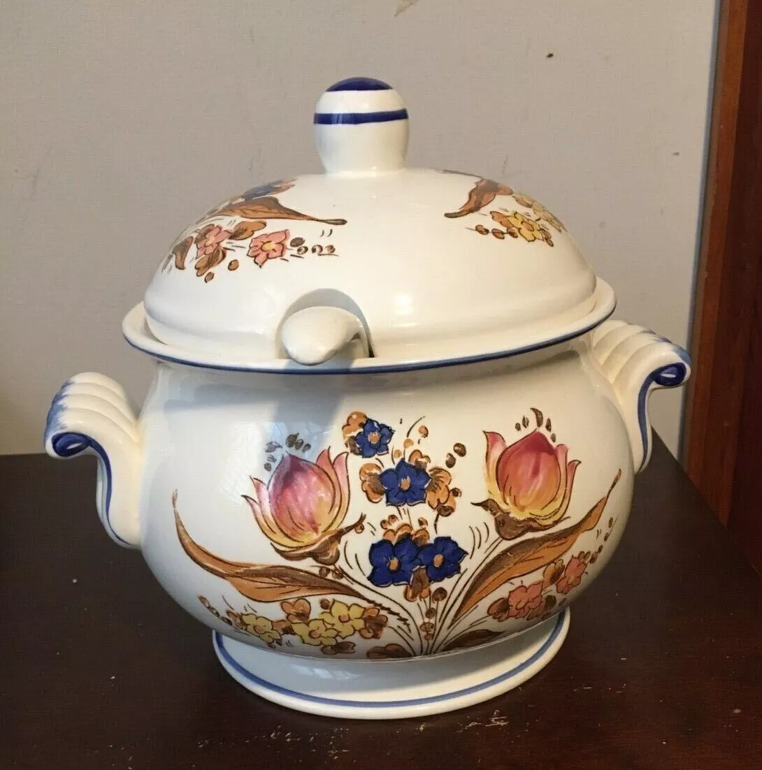 Soup serving sale bowl with ladle