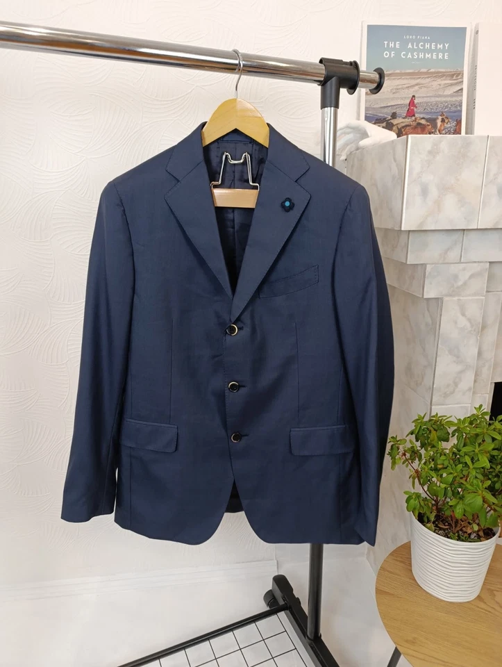 LARDINI THREE BUTTON MENS WOOL SILK ITALIAN SUIT NAVY - Image 2 of 4
