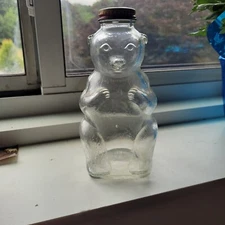 VINTAGE 7 1/4"  SNOW CREST BEVERAGES SALEM MASS  GLASS BEAR BOTTLE BANK. 