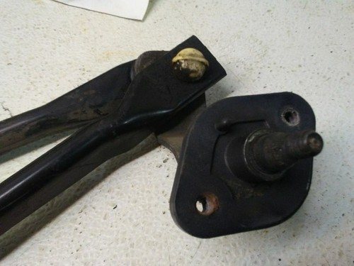 Windshield Wiper Linkage for 01-03 Ford Escort - Picture 3 of 5